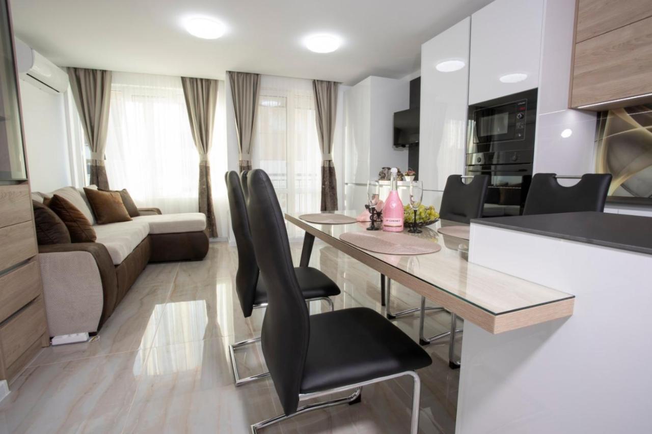 Apartamento Апартамент За Гости Ивви-1 Burgas Exterior foto