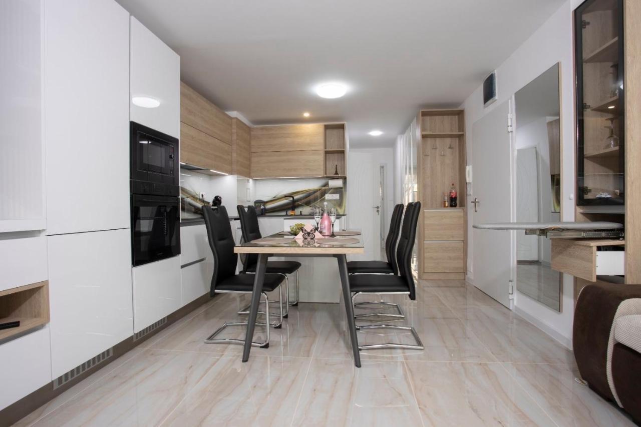 Apartamento Апартамент За Гости Ивви-1 Burgas Exterior foto